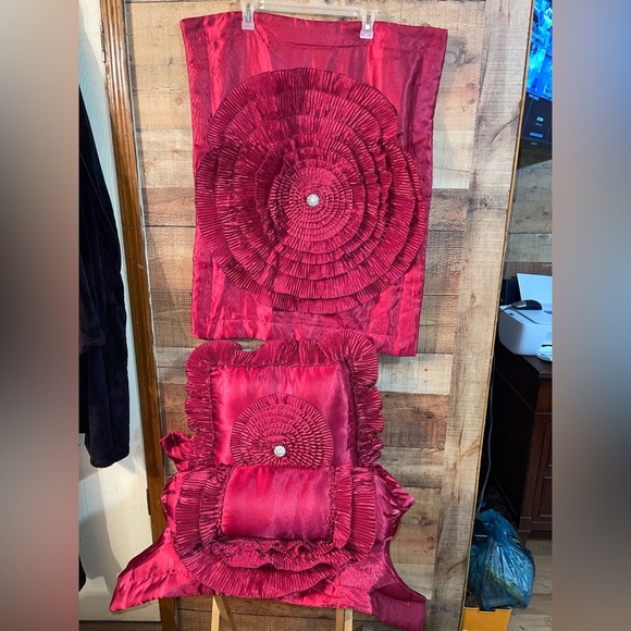 Satin flower & Rhinestones Comforter Set - Picture 3 of 12